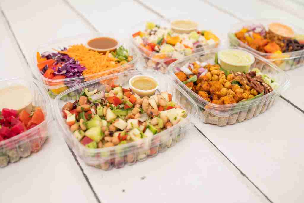 Fresh Kyan Salads with quinoa, vegetables, and grains served at Euphie d’ici café in Embrun.